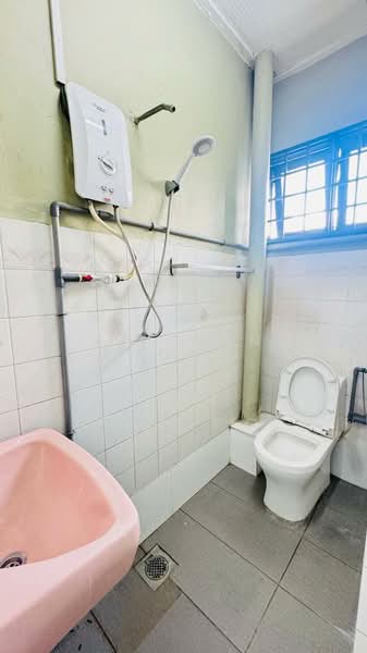 2-storey Terraced House for Sale in Taman Desa Cemerlang (Ulu Tiram) - Shereen Wong - Bathroom - PropertyGuru.com.my