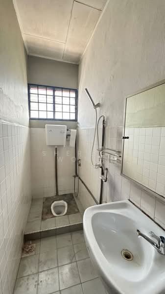 2-storey Terraced House for Sale in Taman Desa Cemerlang (Ulu Tiram) - Shereen Wong - Bathroom - PropertyGuru.com.my