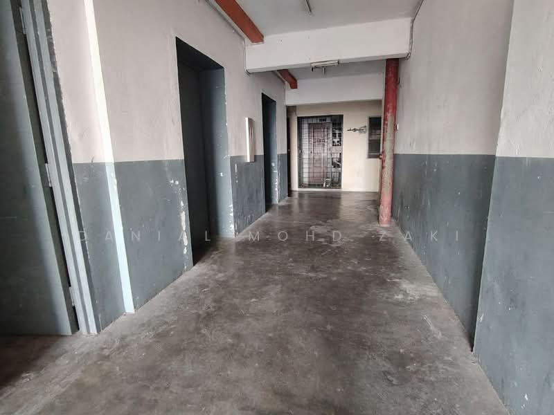 Apartment for Sale at Golden Villa - Danial Mohd Zaki - Corridor - PropertyGuru.com.my
