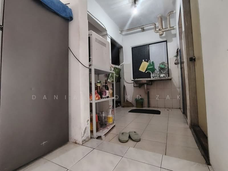 Apartment for Sale at Golden Villa - Danial Mohd Zaki - Kitchen - PropertyGuru.com.my