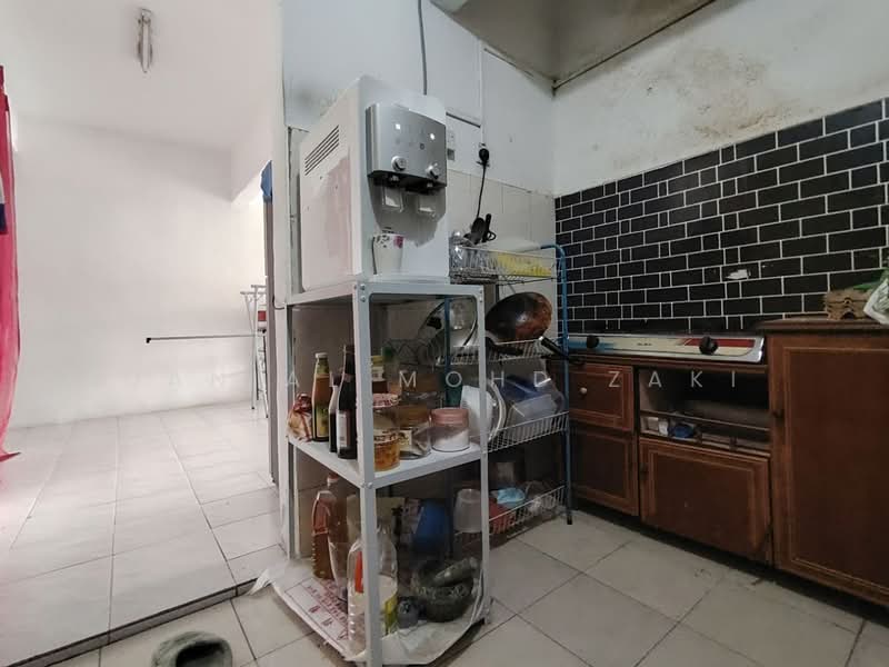 Apartment for Sale at Golden Villa - Danial Mohd Zaki - Kitchen - PropertyGuru.com.my