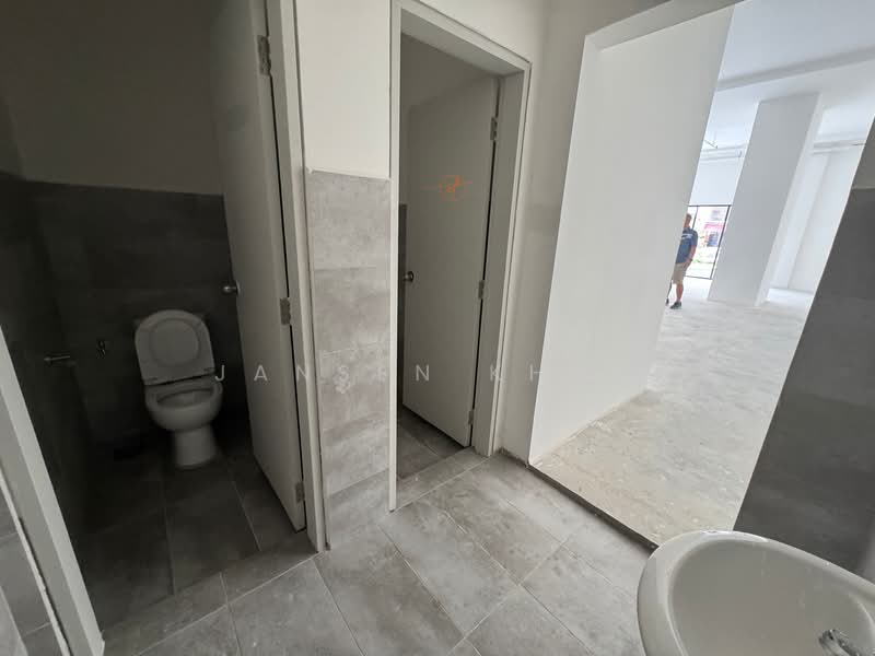Retail Space for Rent in Seksyen U13 (Setia Alam) - Jansen Khoo - Bathroom - PropertyGuru.com.my
