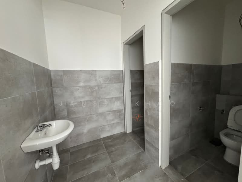 Retail Space for Rent in Seksyen U13 (Setia Alam) - Jansen Khoo - Bathroom - PropertyGuru.com.my