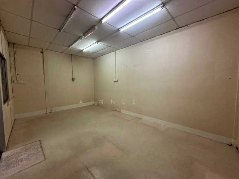 Warehouse for Rent in Kampung Baru Batu Maung (Batu Maung) - Xinnee . - Interior - PropertyGuru.com.my