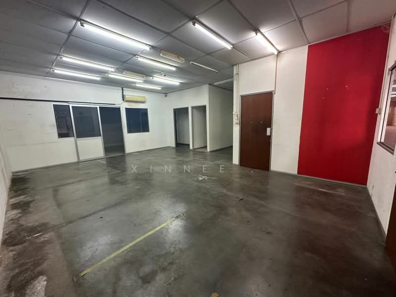 Warehouse for Rent in Kampung Baru Batu Maung (Batu Maung) - Xinnee . - Interior - PropertyGuru.com.my