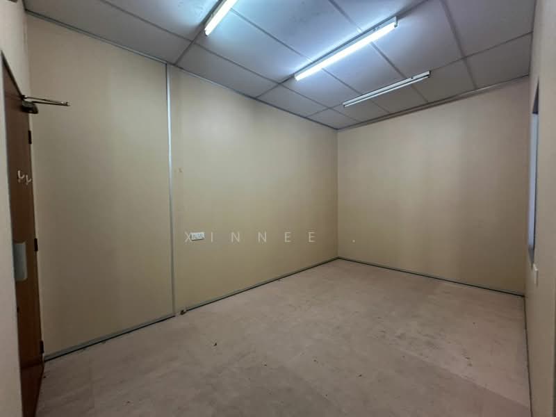 Warehouse for Rent in Kampung Baru Batu Maung (Batu Maung) - Xinnee . - Interior - PropertyGuru.com.my