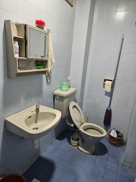 2.5-storey Terraced House for Sale in Ampang Jaya (Ampang) - Eling Loo - Bathroom - PropertyGuru.com.my