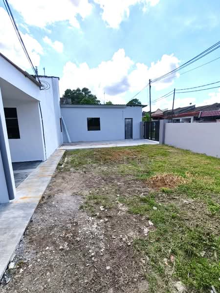 Rumah Teres 1 Tingkat untuk Dijual di Taman Universiti (Skudai) - Karl Lim - Exterior - PropertyGuru.com.my