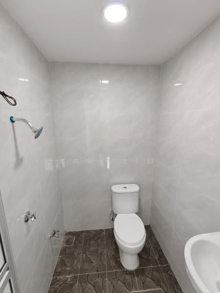 Rumah Teres 1 Tingkat untuk Dijual di Taman Universiti (Skudai) - Karl Lim - Bathroom - PropertyGuru.com.my