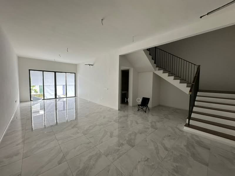 Rumah Teres 3 Tingkat untuk Dijual di Taman Melawati (Ulu Kelang) - YK. Ho - Living Room - PropertyGuru.com.my
