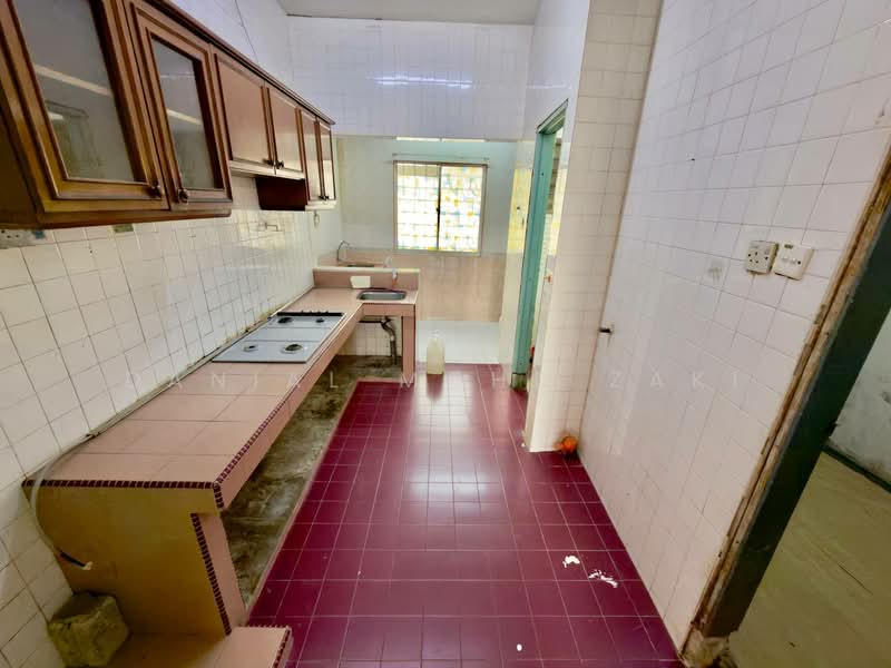 2-storey Terraced House for Sale in Shah Alam (Selangor) - Danial Mohd Zaki - Kitchen - PropertyGuru.com.my