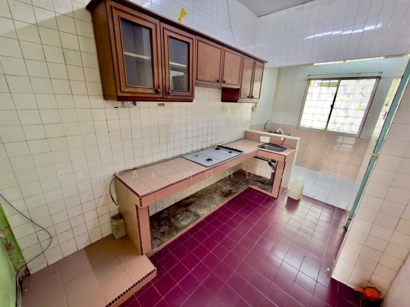 2-storey Terraced House for Sale in Shah Alam (Selangor) - Danial Mohd Zaki - Kitchen - PropertyGuru.com.my