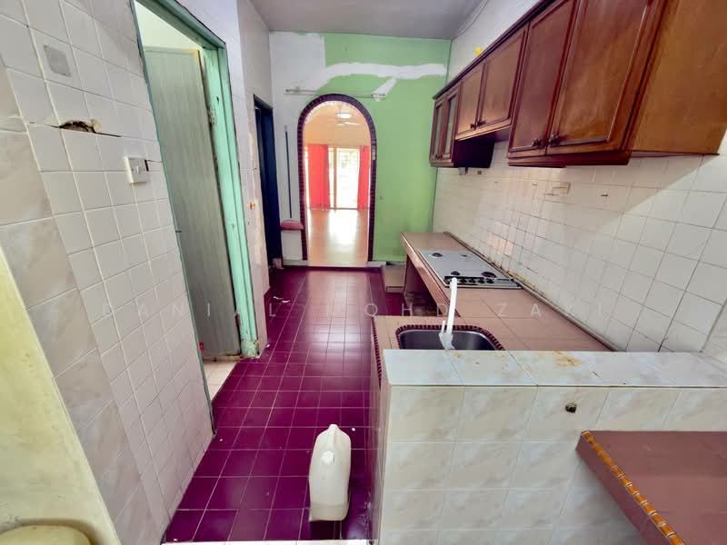 2-storey Terraced House for Sale in Shah Alam (Selangor) - Danial Mohd Zaki - Kitchen - PropertyGuru.com.my