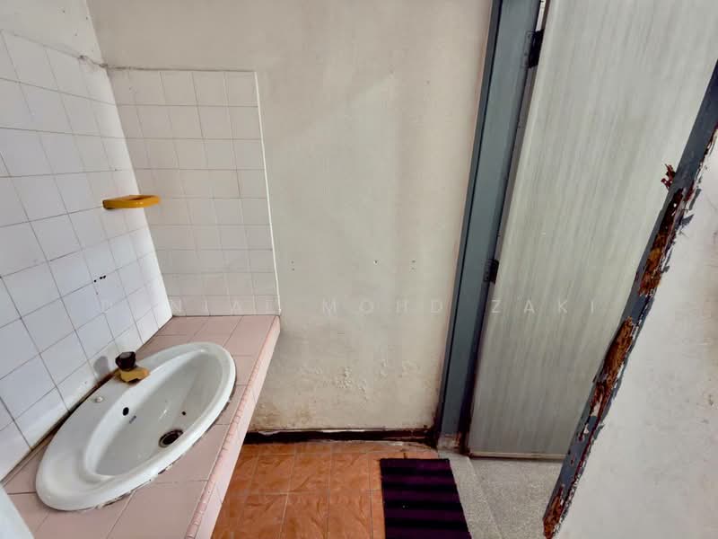 2-storey Terraced House for Sale in Shah Alam (Selangor) - Danial Mohd Zaki - Bathroom - PropertyGuru.com.my