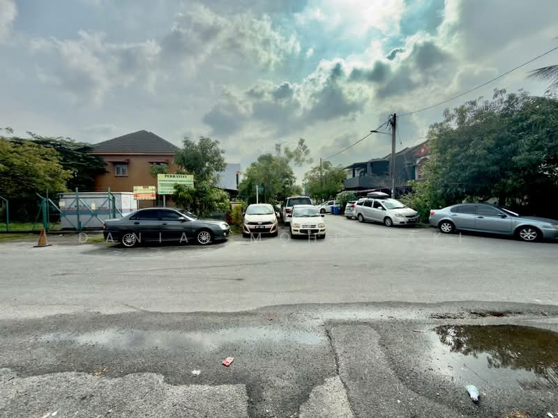2-storey Terraced House for Sale in Shah Alam (Selangor) - Danial Mohd Zaki - Exterior - PropertyGuru.com.my