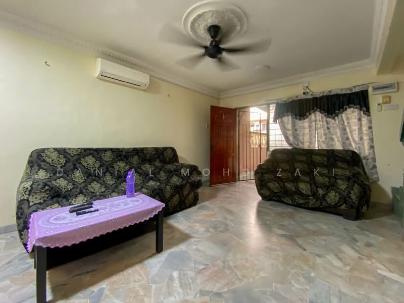 Rumah Teres 2 Tingkat untuk Dijual di Taman Desawan (Klang) - Danial Mohd Zaki - Living Room - PropertyGuru.com.my