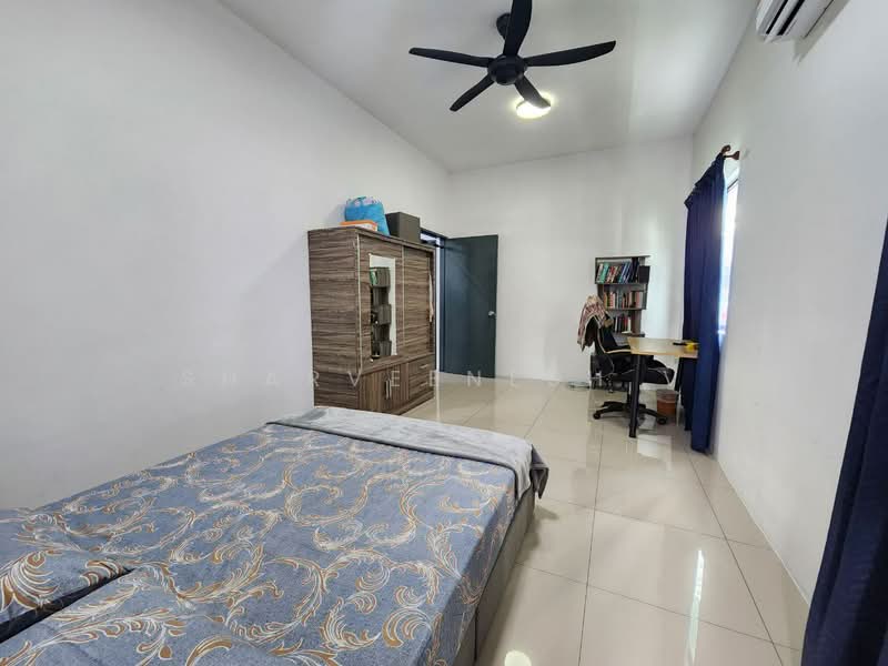 Rumah Teres 2 Tingkat untuk Dijual di Taman Scientex Rawang (Rawang) - Sharveenesh V - Bedroom - PropertyGuru.com.my