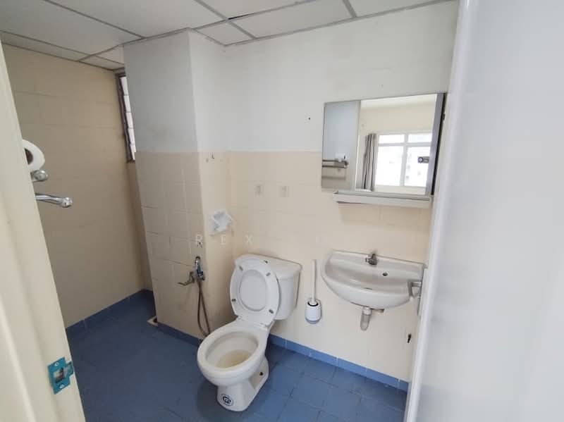 Kondominium untuk Disewa di Perdana Exclusive - Rex Lok - Bathroom - PropertyGuru.com.my