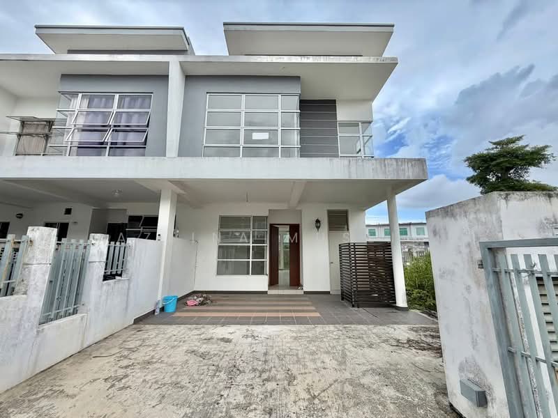 Rumah Teres 2 Tingkat untuk Dijual di Bandar Seri Alam (Masai) - Azlina Muslim - Exterior - PropertyGuru.com.my