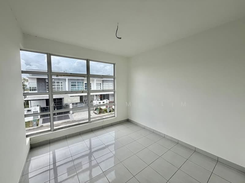 Rumah Teres 2 Tingkat untuk Dijual di Bandar Seri Alam (Masai) - Azlina Muslim - PropertyGuru.com.my