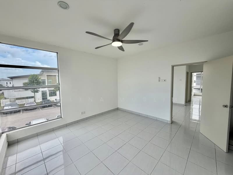 Rumah Teres 2 Tingkat untuk Dijual di Bandar Seri Alam (Masai) - Azlina Muslim - PropertyGuru.com.my