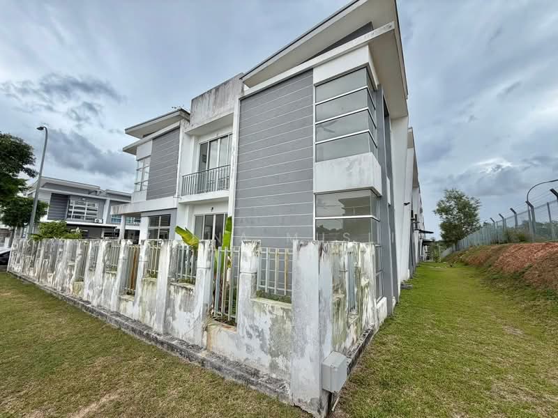 Rumah Teres 2 Tingkat untuk Dijual di Bandar Seri Alam (Masai) - Azlina Muslim - PropertyGuru.com.my
