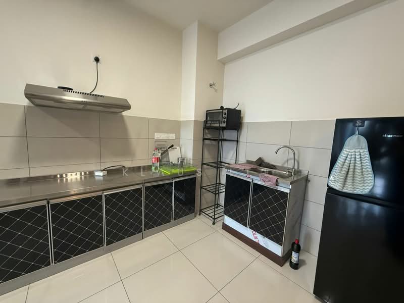 Servis Apartment untuk Disewa di Emerald 9 - Klaus Lee - Kitchen - PropertyGuru.com.my