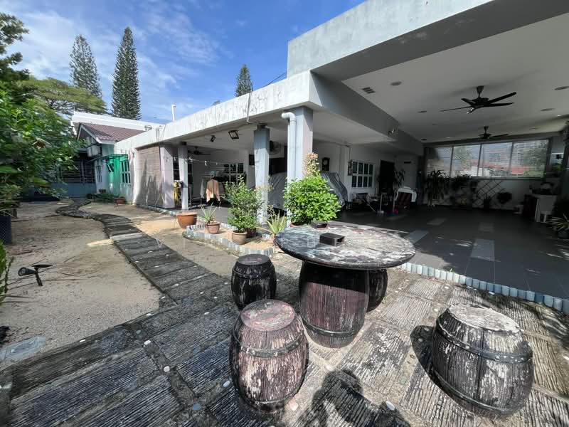 Semi-Detached House for Sale in Ujong Pasir (Melaka) - Vinc Pheng - Exterior - PropertyGuru.com.my