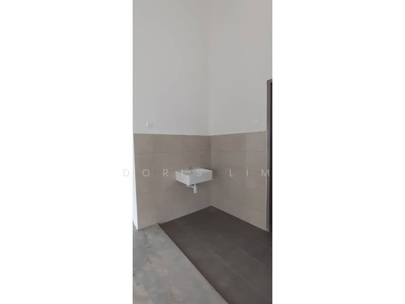 Semi-D Factory for Rent in Taman Sijangkang Jaya (Telok Panglima Garang) - Doris Lim - Bathroom - PropertyGuru.com.my