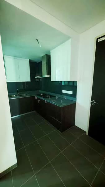 Kondominium untuk Dijual di The Light Collection IV - Allen Yeoh - Kitchen - PropertyGuru.com.my