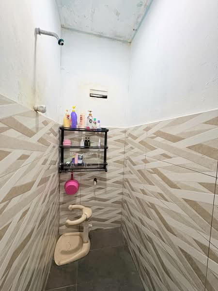 Rumah Teres 2 Tingkat untuk Dijual di Shah Alam (Selangor) - Syukor Hartanah - Bathroom - PropertyGuru.com.my