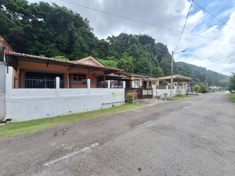 Rumah Berkembar untuk Dijual di Batu Pahat (Johor) - Azlina Muslim - PropertyGuru.com.my