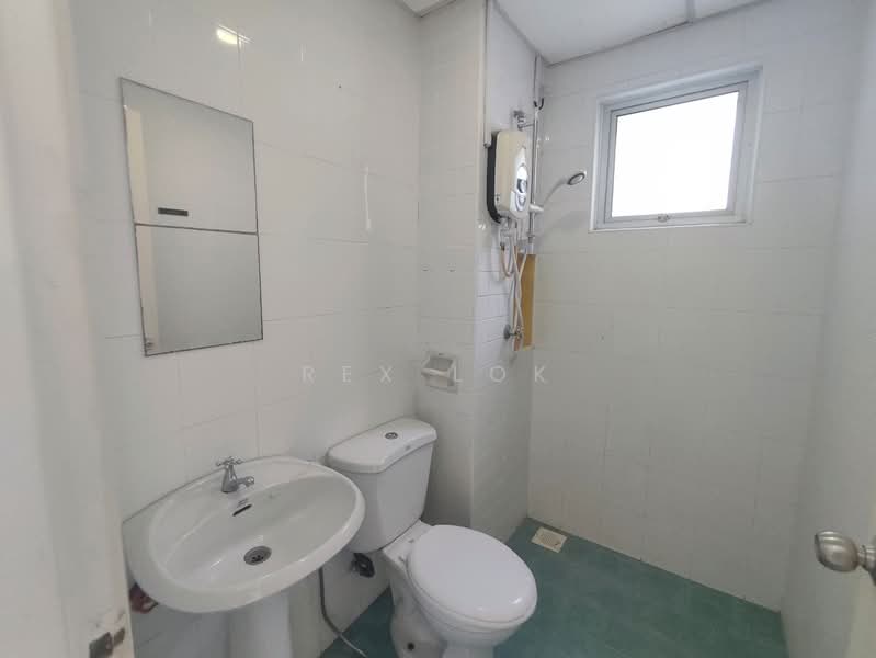 Servis Apartment untuk Disewa di Metropolitan Square - Rex Lok - Bathroom - PropertyGuru.com.my