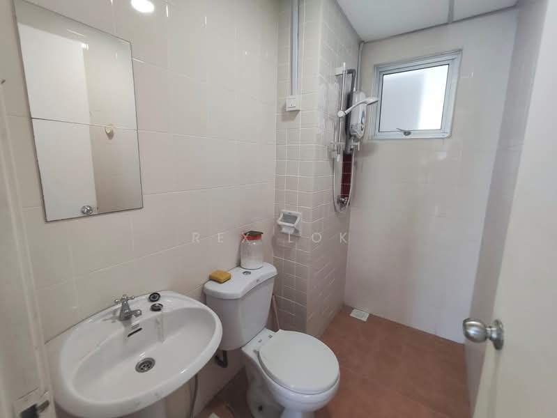 Servis Apartment untuk Disewa di Metropolitan Square - Rex Lok - Bathroom - PropertyGuru.com.my