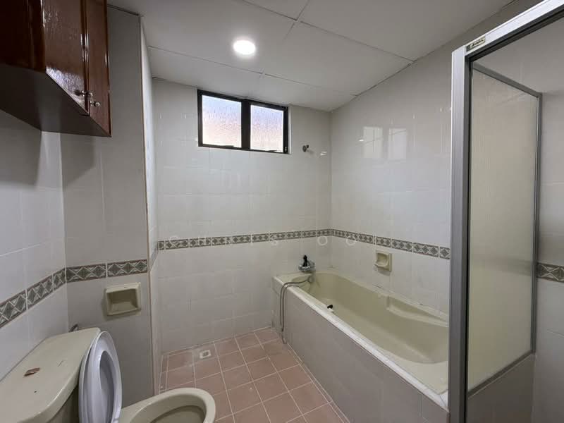 Condominium for Rent at Pearl View - Chris Ooi - Bathroom - PropertyGuru.com.my