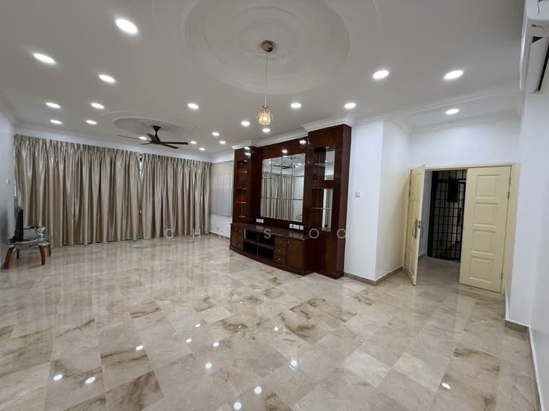 Condominium for Rent at Pearl View - Chris Ooi - Living Room - PropertyGuru.com.my
