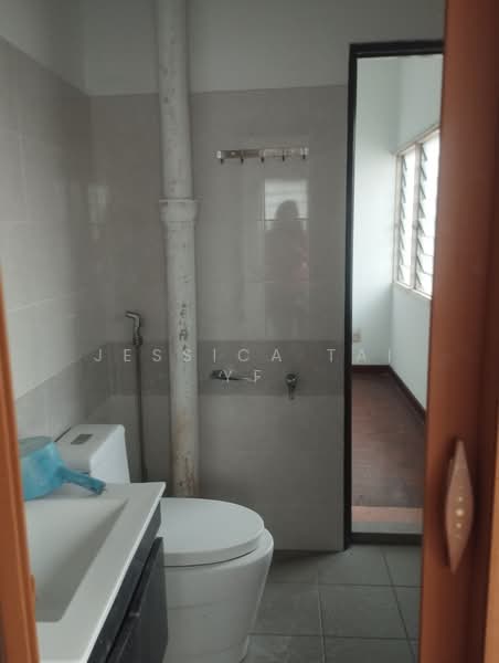 Semi-Detached House for Sale in Taman Cuepacs (Cheras) - Jessica Tai YF - Bathroom - PropertyGuru.com.my