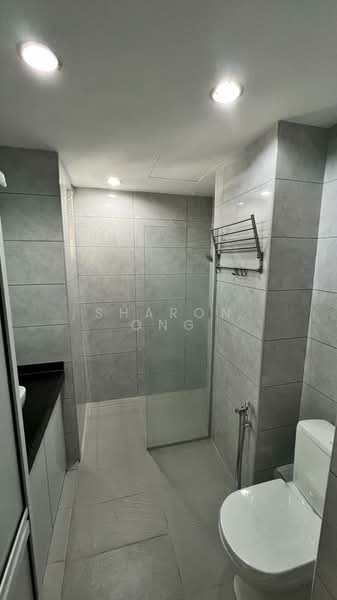 Pangsapuri untuk Dijual di Mawar Apartment - Sharon Ong - Bathroom - PropertyGuru.com.my