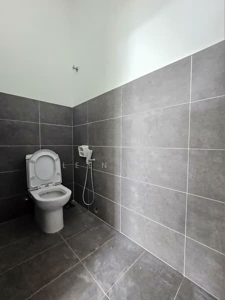 Warehouse for Rent in Bandar Indahpura (Kulai) - Leen Lai - Bathroom - PropertyGuru.com.my