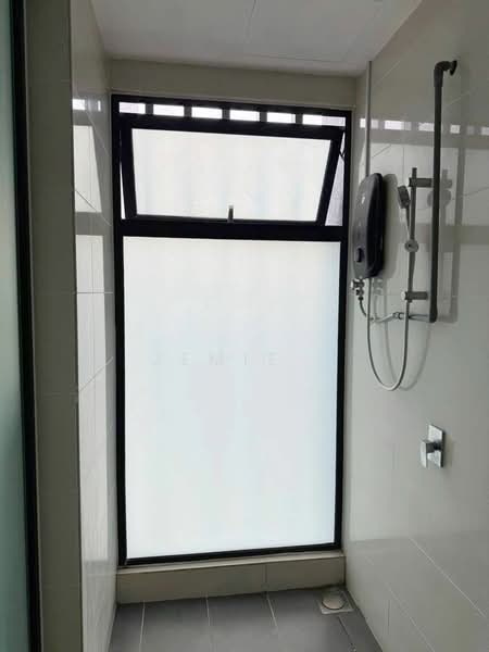 Service Residence for Rent at Southkey Mosaic - Jemie . - Bathroom - PropertyGuru.com.my