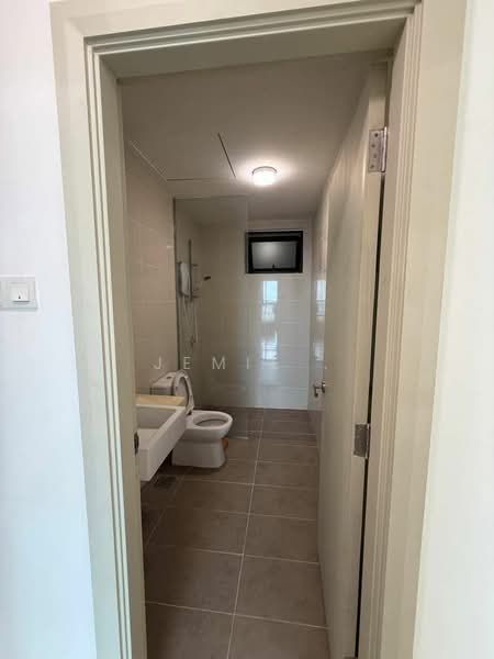 Service Residence for Rent at Southkey Mosaic - Jemie . - Bathroom - PropertyGuru.com.my