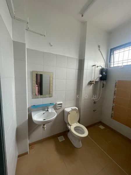 Semi-Detached House for Rent in Taman Impian Emas (Skudai) - Jessy Koh - Bathroom - PropertyGuru.com.my