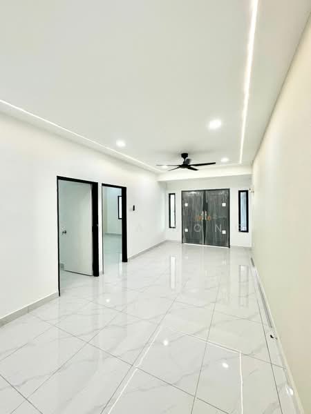 1-storey Terraced House for Sale in Taman Johor Jaya (Johor Bahru) - Reyna Wong - Living Room - PropertyGuru.com.my