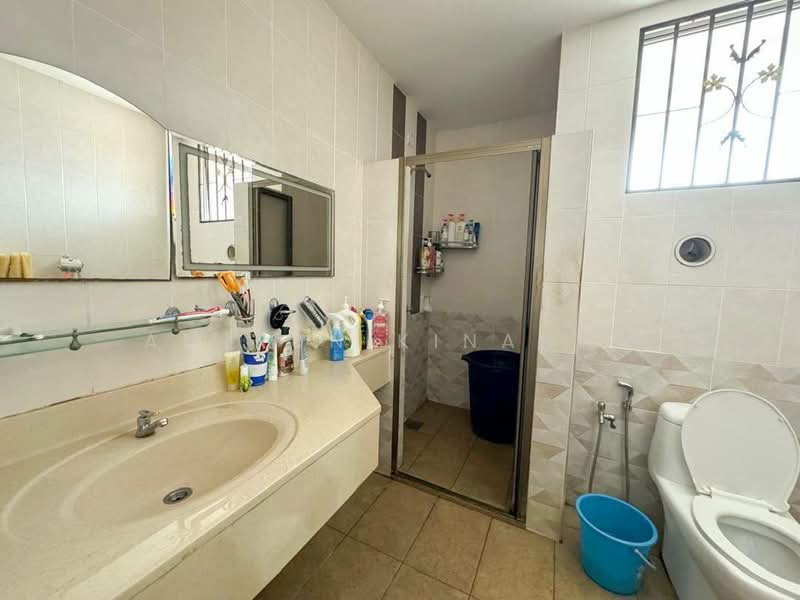 2-storey Terraced House for Sale in Alam Budiman (Shah Alam) - Amirun Kinanah - Bathroom - PropertyGuru.com.my