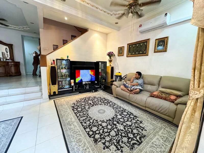 2-storey Terraced House for Sale in Alam Budiman (Shah Alam) - Amirun Kinanah - Living Room - PropertyGuru.com.my
