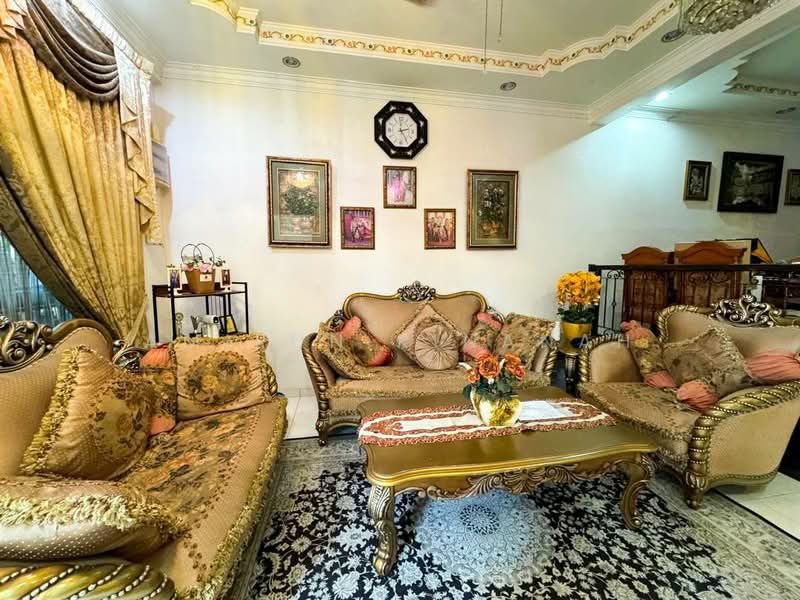 2-storey Terraced House for Sale in Alam Budiman (Shah Alam) - Amirun Kinanah - Living Room - PropertyGuru.com.my