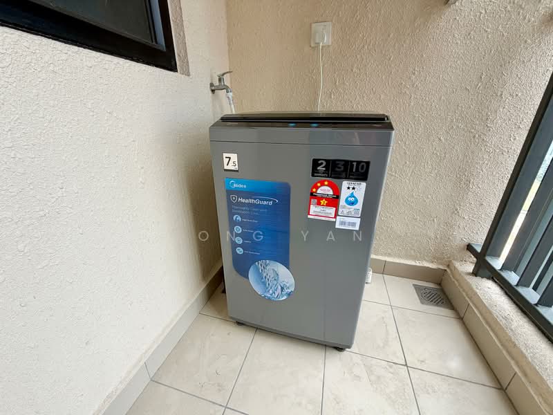 Servis Apartment untuk Disewa di EDUSENTRAL - Fong Yan - Balcony - PropertyGuru.com.my