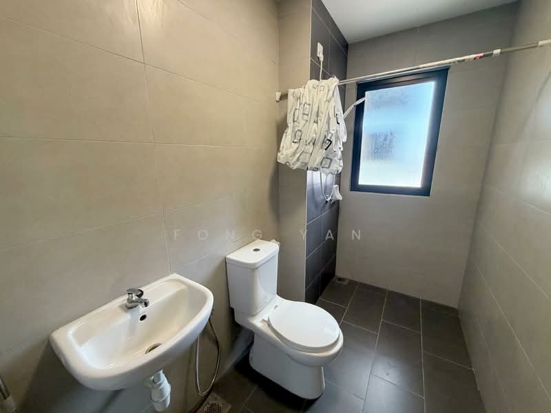 Servis Apartment untuk Disewa di EDUSENTRAL - Fong Yan - Bathroom - PropertyGuru.com.my