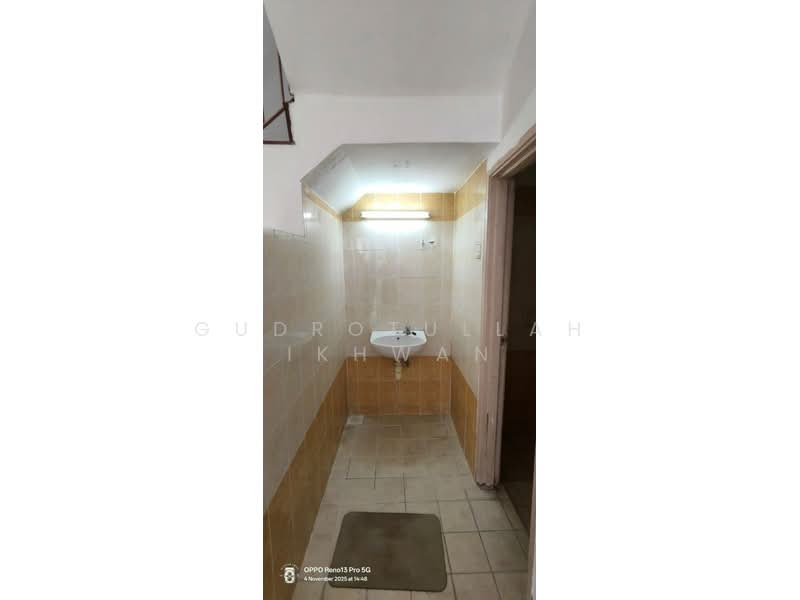 2-storey Terraced House for Sale in Presint 9 (Putrajaya) - Gudrotullah Ikhwan - Bathroom - PropertyGuru.com.my