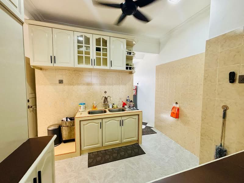 Kondominium untuk Dijual di Sri Alam Condominium - Syukor Hartanah - Kitchen - PropertyGuru.com.my